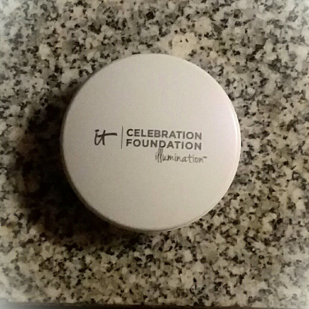 It Celebration Foundation Illumination Medium